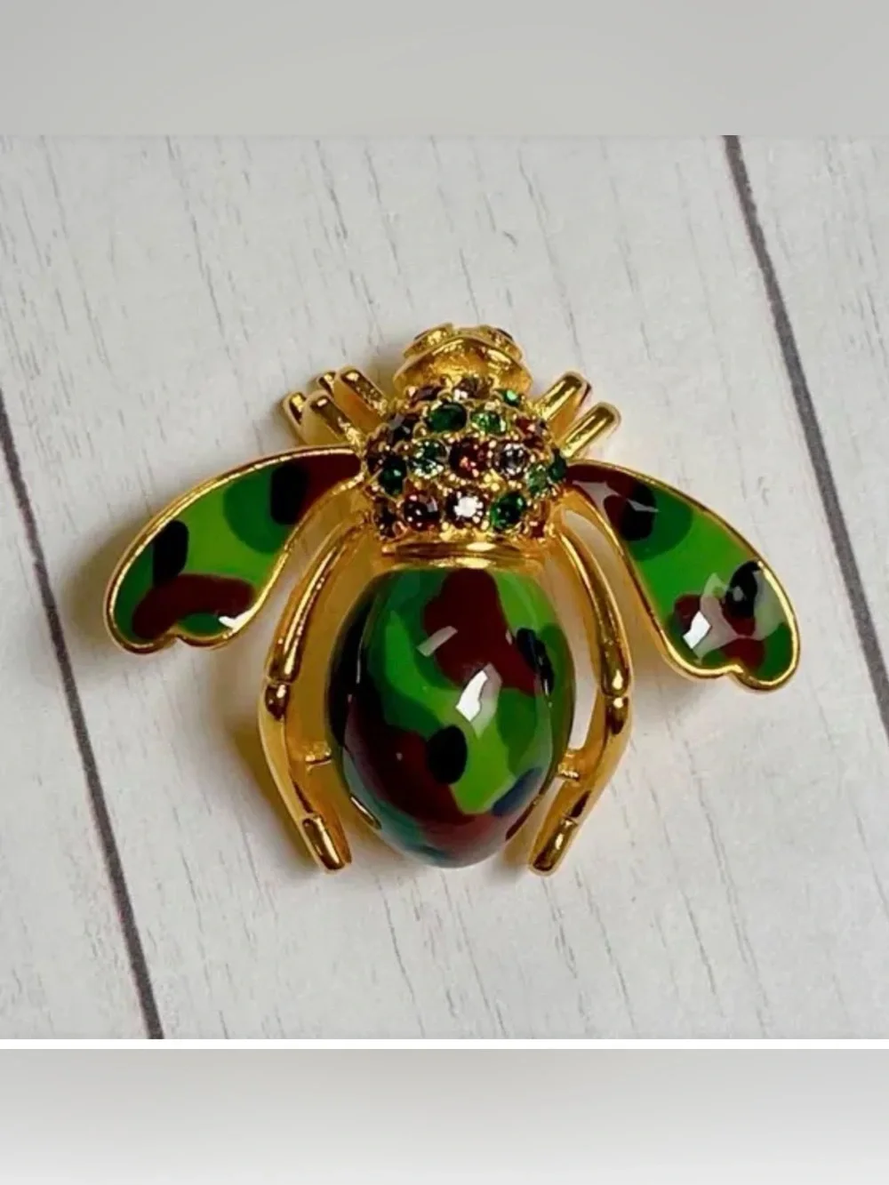 VINTAGE JOAN RIVERS CLASSICS ENAMEL CAMO SWAROVSKI CRYSTALS BEE BROOCH